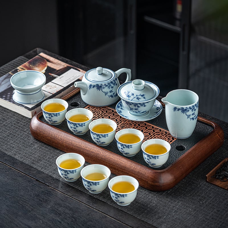 Set ceai Dehua vintage albastru și alb - ceainic din ceramică, gaiwan și cești într-o cutie cadou