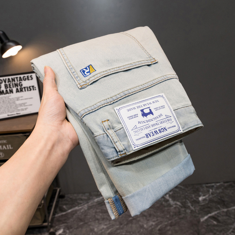 Jeans albastru deschis cu spălare vintage, elastici, croială slim straight pentru bărbați, pantaloni casual de vară, talie brodată