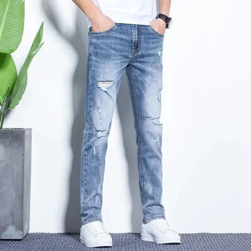 Blugi albastru deschis pentru bărbați, denim cu elastan, detalii rupte, ușori pentru vară, croială drept-slim
