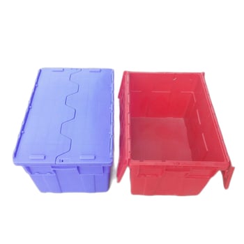 Cutie logistică robustă, de mari dimensiuni, cu inserție în unghi, încuietoare și capac, din plastic, pentru distribuția alimentelor și a medicamentelor
