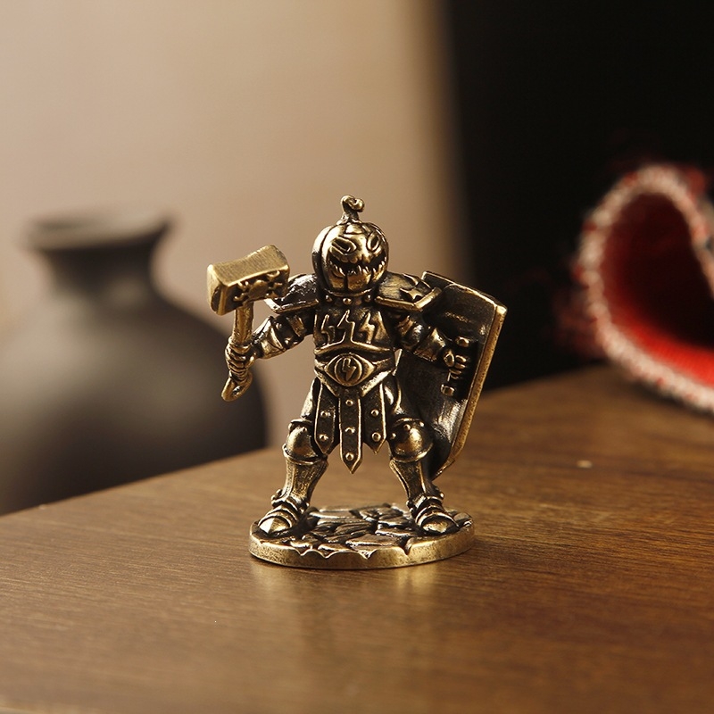 Figurină din alamă – Războinicul dovleac, stil desen animat, decor pentru birou