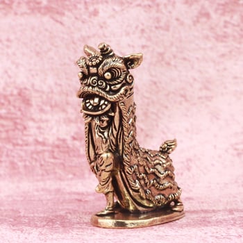 Ornament din alamă cu dansul leului chinezesc, artizanat patinat pentru decor de birou și animale de ceai