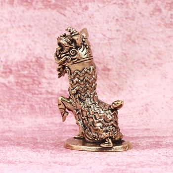 Ornament din alamă cu dansul leului chinezesc, artizanat patinat pentru decor de birou și animale de ceai