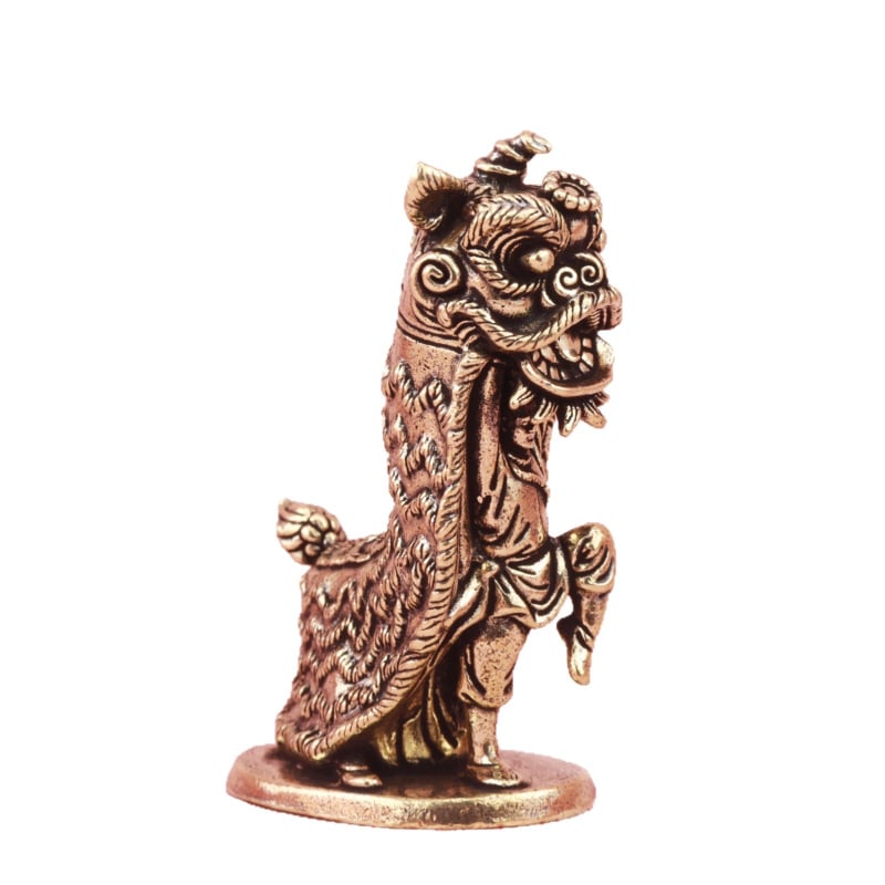Ornament din alamă cu dansul leului chinezesc, artizanat patinat pentru decor de birou și animale de ceai
