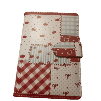 A6-os notesz leválasztható lapokkal, patchwork négyzetekkel és meggy motívummal – aranyos, hordozható napló