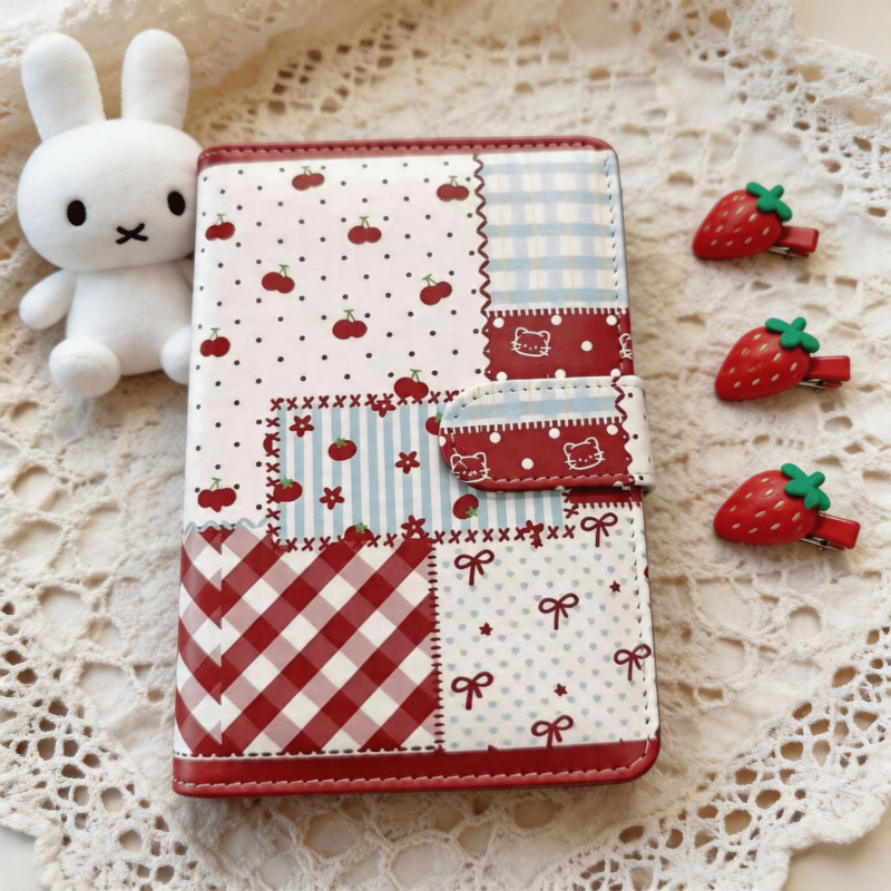 A6-os notesz leválasztható lapokkal, patchwork négyzetekkel és meggy motívummal – aranyos, hordozható napló