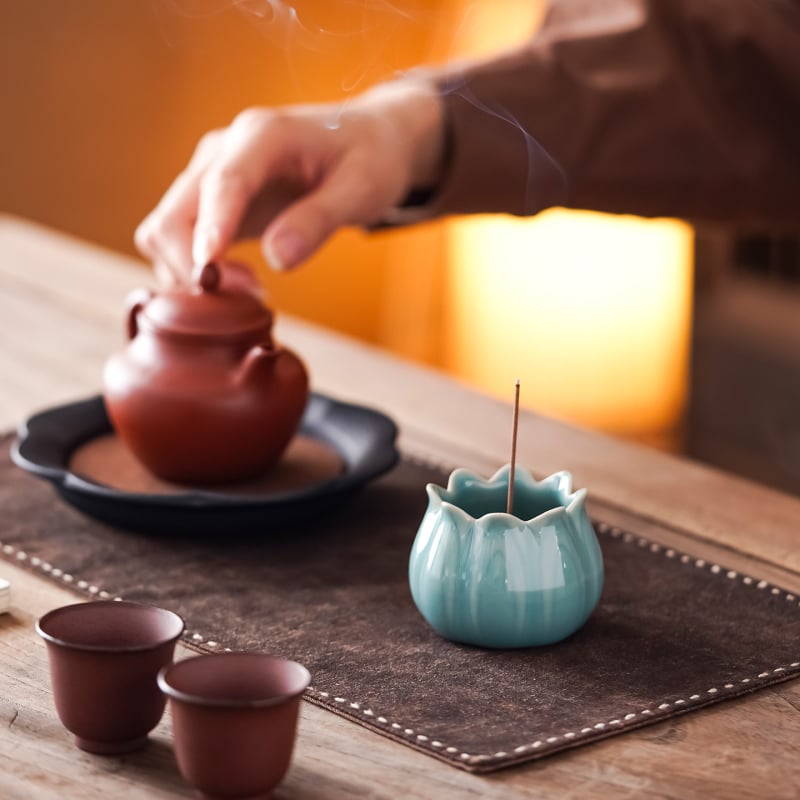 Suport minimalist vertical pentru bețișe de tămâie, pentru uz casnic, arzător ceramic în formă de petală, cu design metalic cu nouă găuri