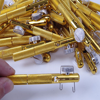 Unealtă manuală din metal pentru legarea cârligelor și nodurilor firului de pescuit