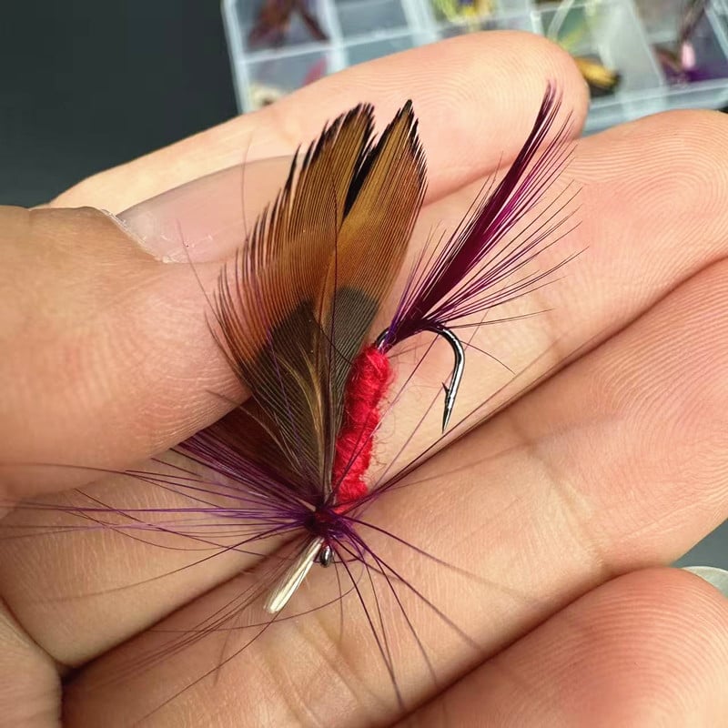 Cutie pentru năluci de muște cu 10 cârlige cu pene și năluci inspirate de insecte