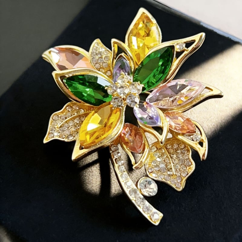 Broșă florală multicoloră, design delicat, unisex