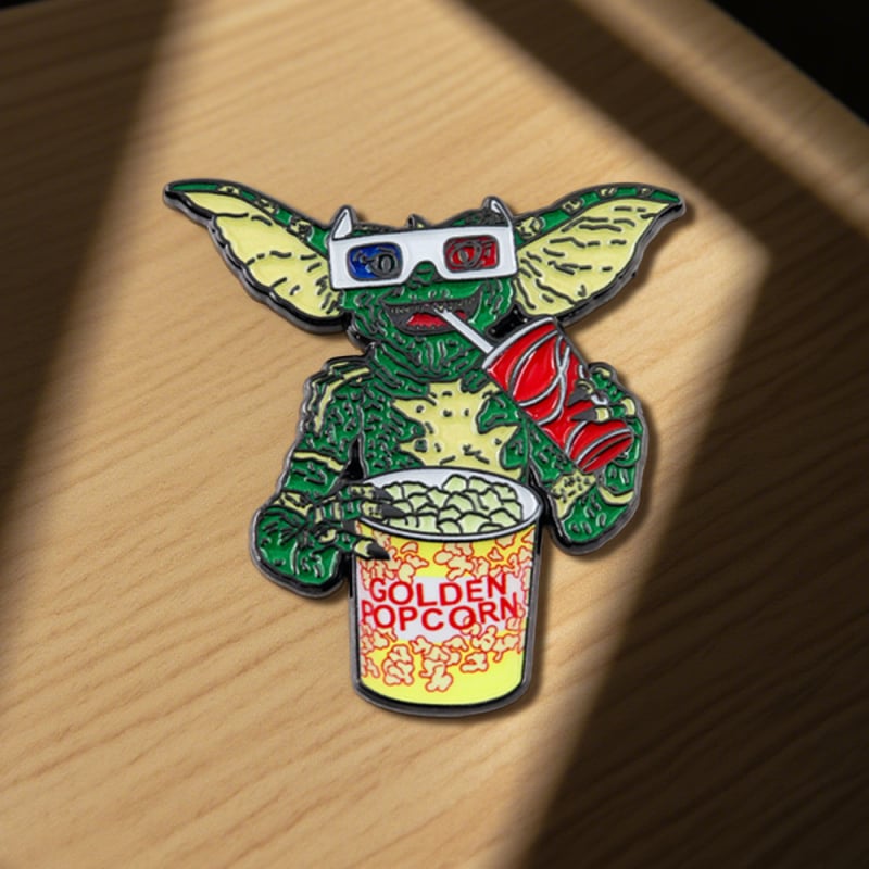 Broșă Popcorn Elf, monstru mic desen animat, design cu litere engleze, pandantiv pentru rucsac și accesorii pentru haine