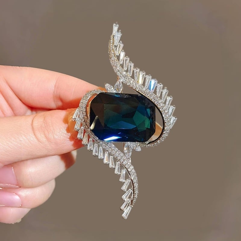 Broșă retro cu cristale și aripi de înger, bijuterie elegantă pentru femei, accesoriu 2025