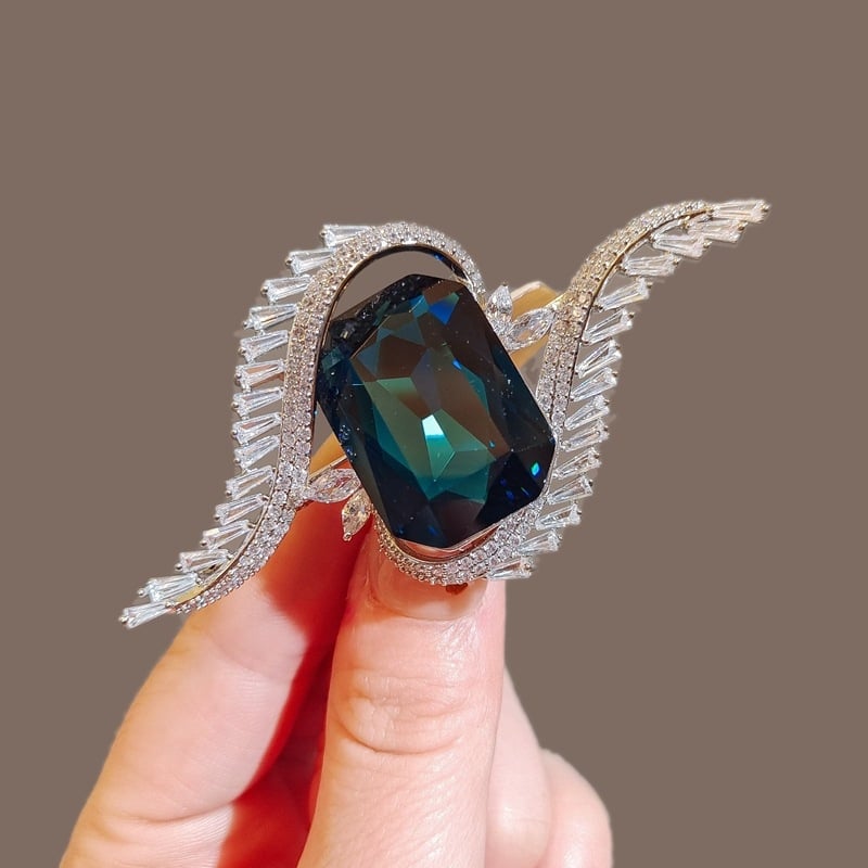 Broșă retro cu cristale și aripi de înger, bijuterie elegantă pentru femei, accesoriu 2025