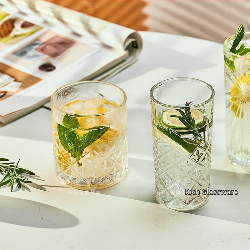 Prémiový pohár na whisky – všestranný na whisky, víno, pivo, vodu, kávu a ovocný čaj; objem 301 – 400 ml