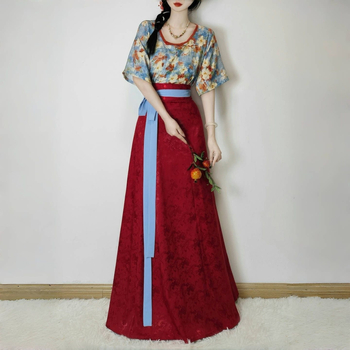 Rochie Hanfu în stil Tang cu broderie florală, siluetă subțire, croială de vară