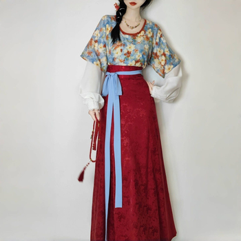 Rochie Hanfu în stil Tang cu broderie florală, siluetă subțire, croială de vară