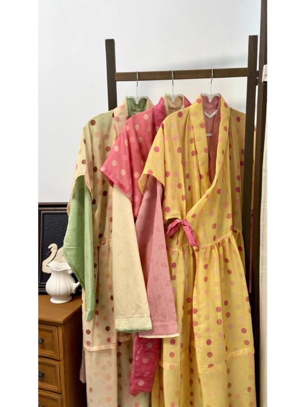Rochie Hanfu în stil Ming, cu buline, căptușită, mâneci scurte, pentru purtare zilnică, primăvară-vară