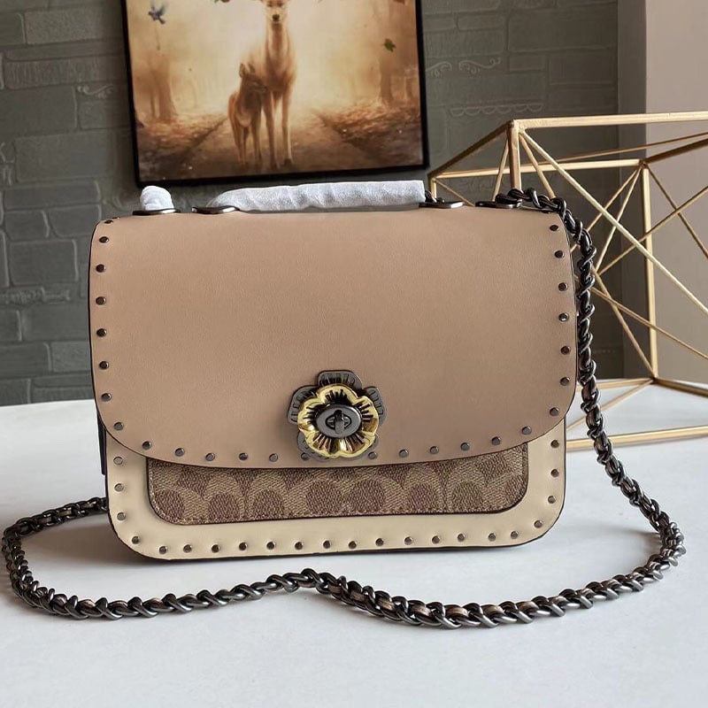 Geantă de damă Madison Camellia cu lanț, mică pătrată din piele cu finisaj retro, pentru umăr/crossbody
