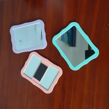 Oglindă de machiaj magnetică de 5x7 inch, cadru din plastic cu margine scalloped, pentru utilizare pe birou