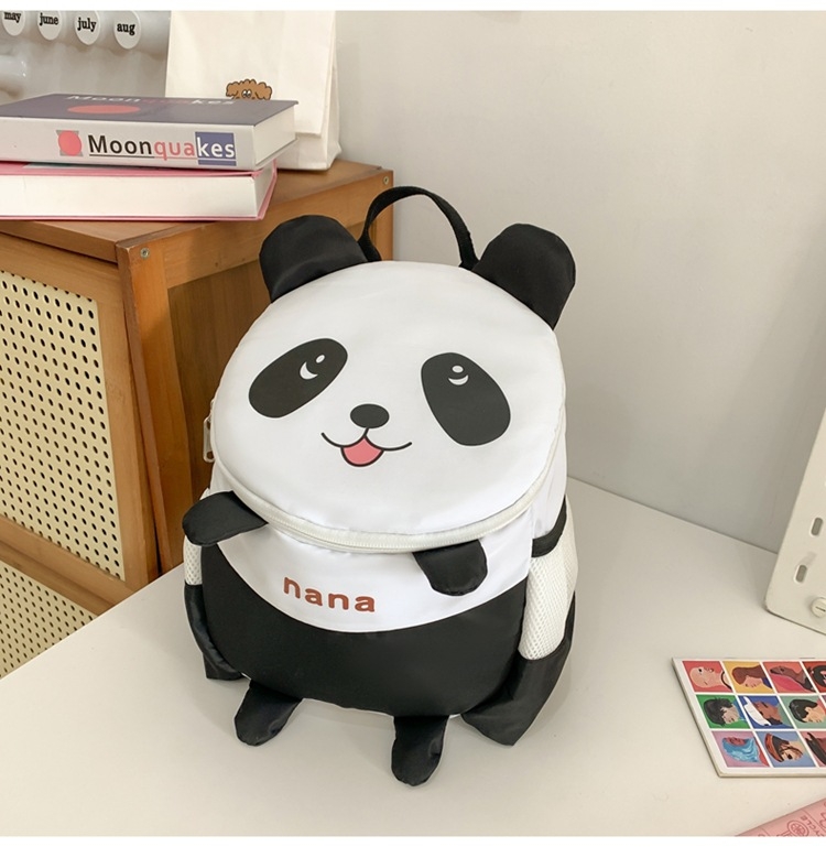 Rucsac drăguț pentru grădiniță cu panda roșu — din nylon, respirabil și durabil.