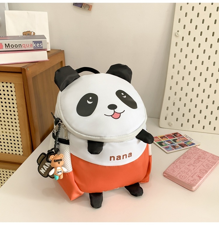Rucsac drăguț pentru grădiniță cu panda roșu — din nylon, respirabil și durabil.