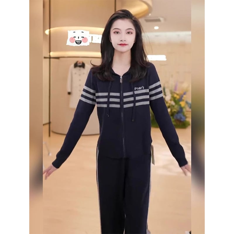 Set sportiv feminin din două piese, hanorac cu dungi și pantaloni largi, premium, colecția primăvară-toamnă 2025.