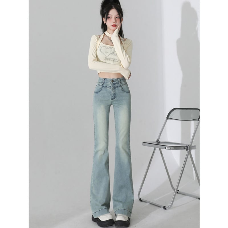Jeans femei cu talie înaltă și croială evazată, stil american, toamnă–iarna 2025, albastru deschis, elastice, subțiază silueta, pentru siluete mici