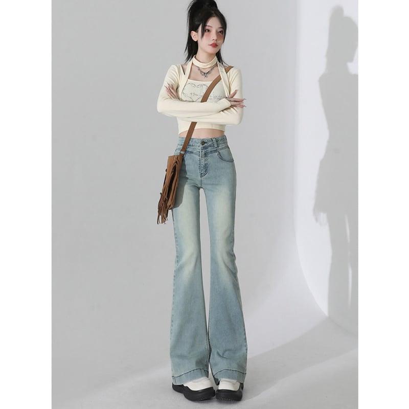 Jeans femei cu talie înaltă și croială evazată, stil american, toamnă–iarna 2025, albastru deschis, elastice, subțiază silueta, pentru siluete mici