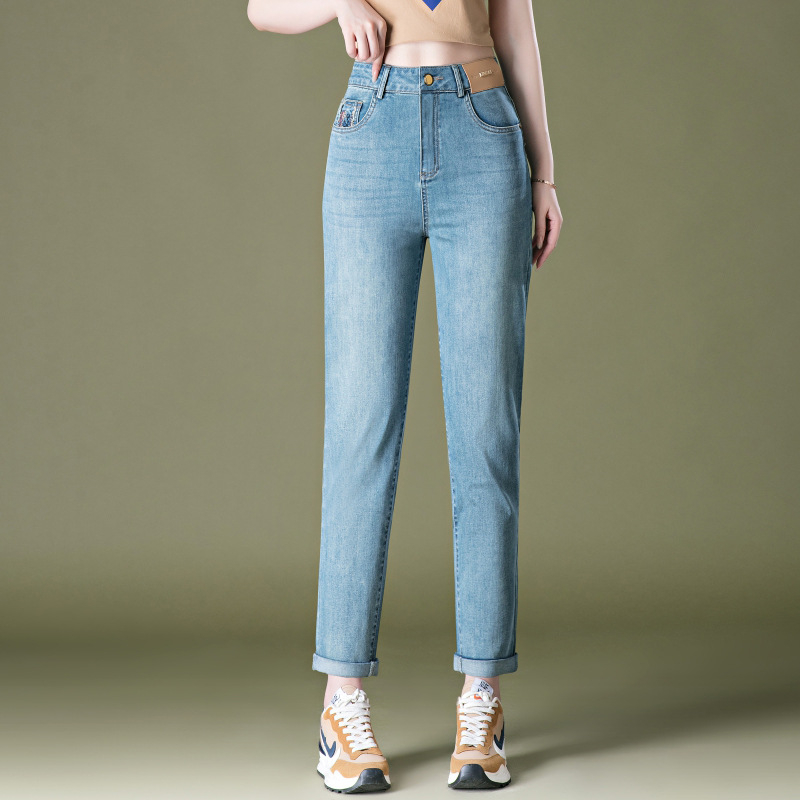 9256 Blugi skinny cu talie elastică, croială slim, lungime cropped, tiv rulat