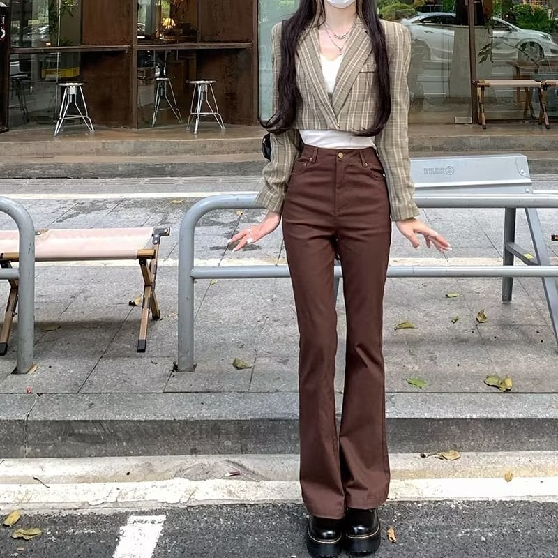 Jeans dama cafeniu cu talie înaltă, croială evazată, lungime până la podea, sezon toamnă-iarnă 2023, croială slim
