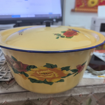 Fedéllel ellátott zománcozott és porcelán tál, zsírüveg, kerámia tálaláshoz, nosztalgikus retro stílus
