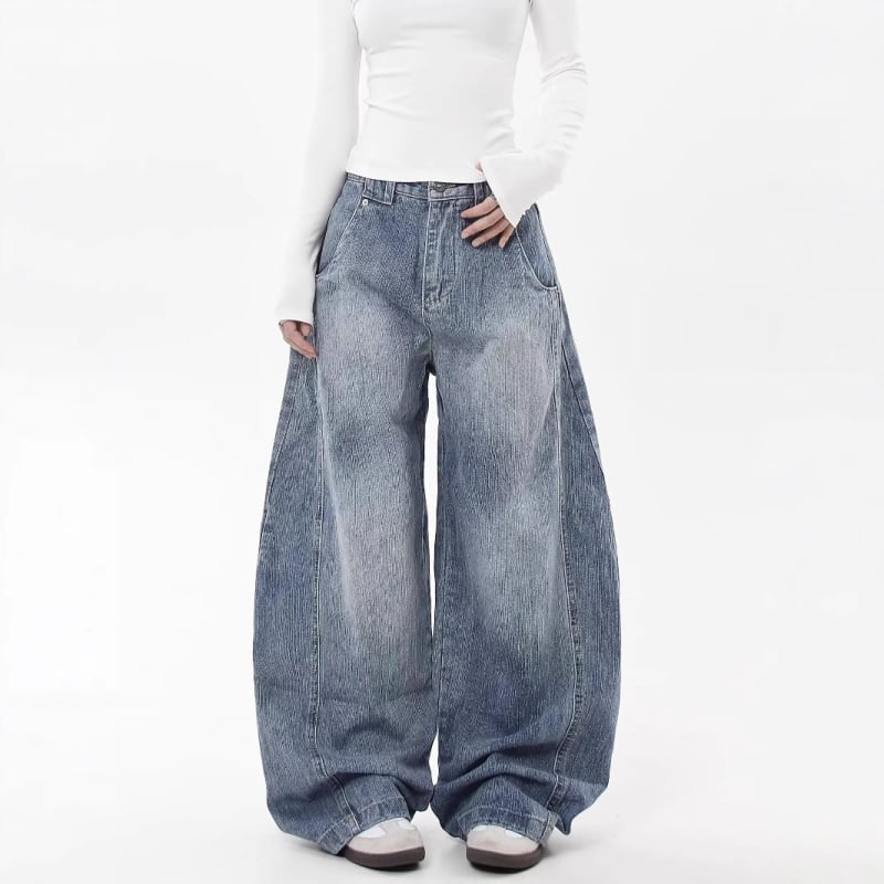 Denim în stil american vintage, textură slub, pantaloni dama cu siluetă sabie, croială lejeră, drept până la larg, pentru primăvară și toamnă