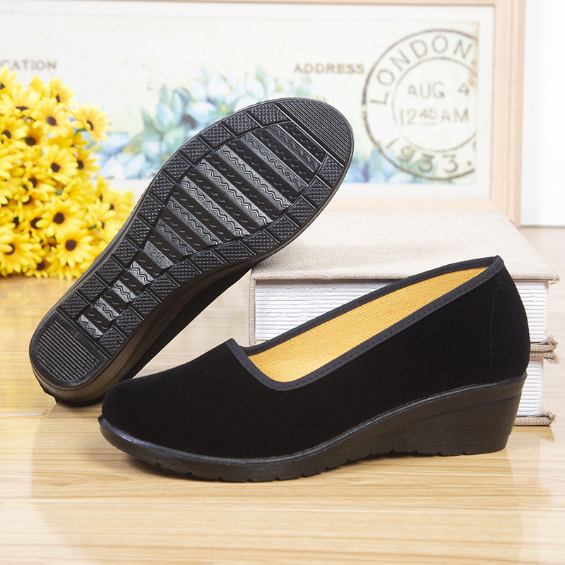 Női velúr felsőrészű cipő, fekete, slip-on, klín sarokkal, PU puha talp, csúszásmentes, hotel- és banki személyzet számára