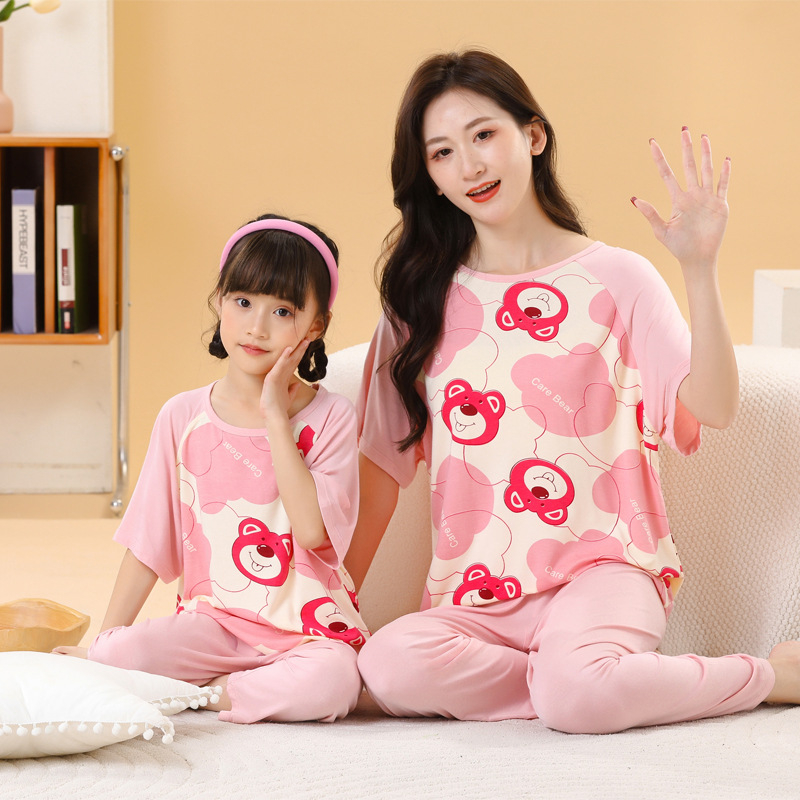2025 vară – set pijama familie cu desen animat: tricou cu mânecă scurtă și pantaloni lungi, două piese pentru casă