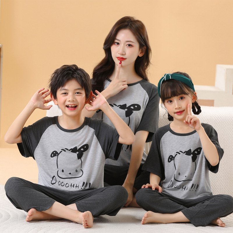 2025 vară – set pijama familie cu desen animat: tricou cu mânecă scurtă și pantaloni lungi, două piese pentru casă