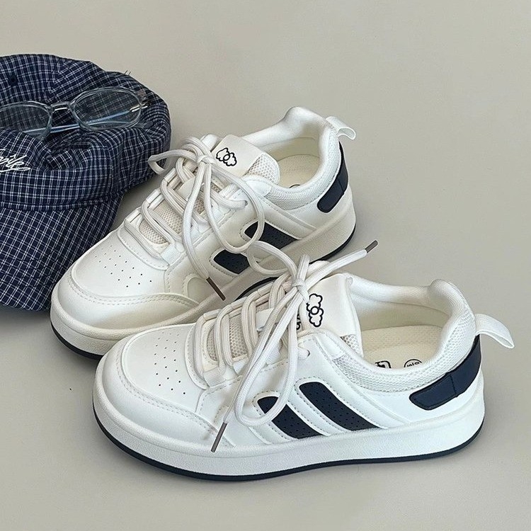 Adidași femei în stil Hong Kong, design de nișă, pantofi sport casual albi, primăvară–toamnă 2025