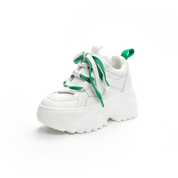 Adidași albi pentru femei cu înălțime ascunsă, stil nou primăvara 2026, talpă groasă, vârf rotund, pantofi sport casual cu platformă