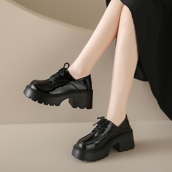 Mocasini dama cu talpă groasă și platformă, șireturi, înălțime 3–5 cm, piele lucioasă, stil JK britanic școlar