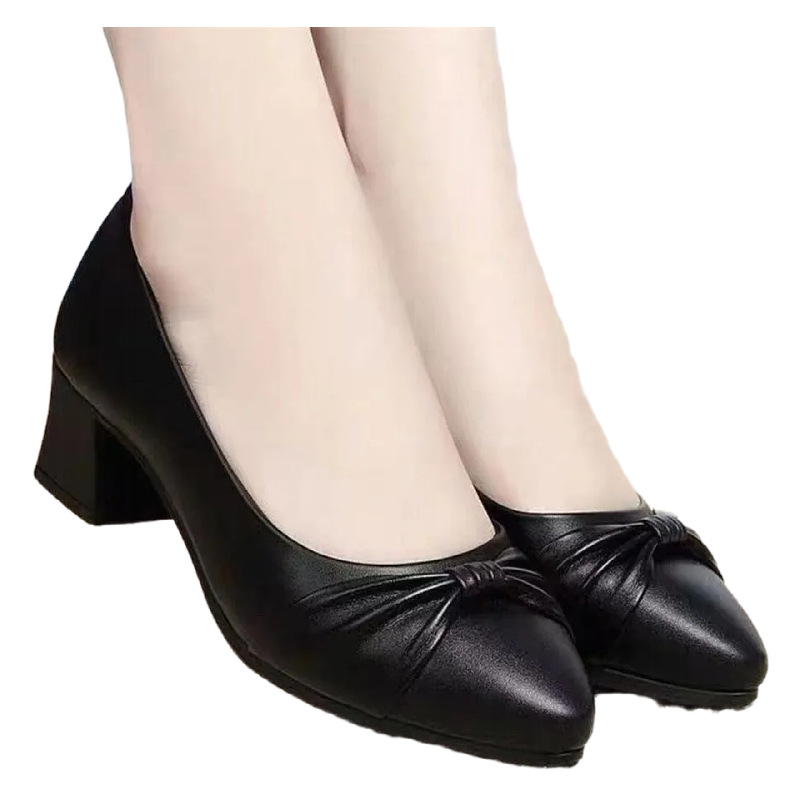 Női puha bőr slip-on cipő, fekete, csúszásmentes gumitalp, kényelmes tavasz-őszre, középmagas blokksarok 3–5 cm, hegyes orr, bélés nélküli, talpbetét juhbőrből