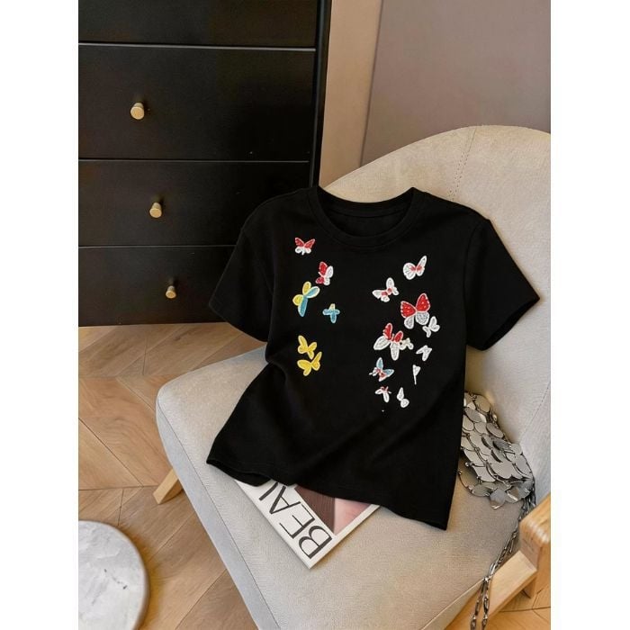 Tricou damă cu fluture colorat, mânecă scurtă, guler rotund, croială lejeră, vară 2026