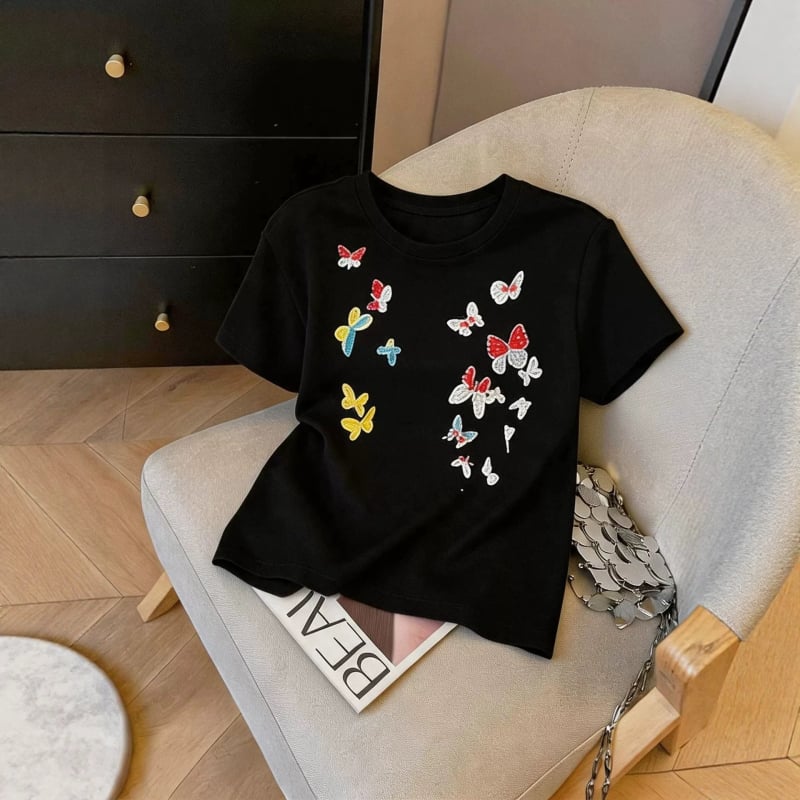 Tricou damă cu fluture colorat, mânecă scurtă, guler rotund, croială lejeră, vară 2026