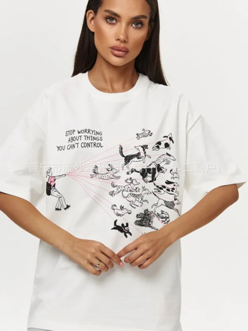 Tricou din bumbac 100% cu mânecă scurtă, croială lejeră, imprimeu cu un câine drăguț