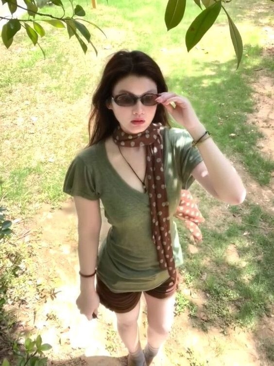 Tricou damă cu mâneci batwing și decolteu în V, Moss Green, mâneci scurte, vară 2025, croială slim, design de strângere a taliei