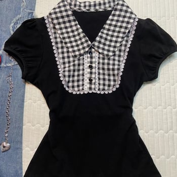 Tricou polo damă scurt, negru vintage, dantelă și patchwork în carouri