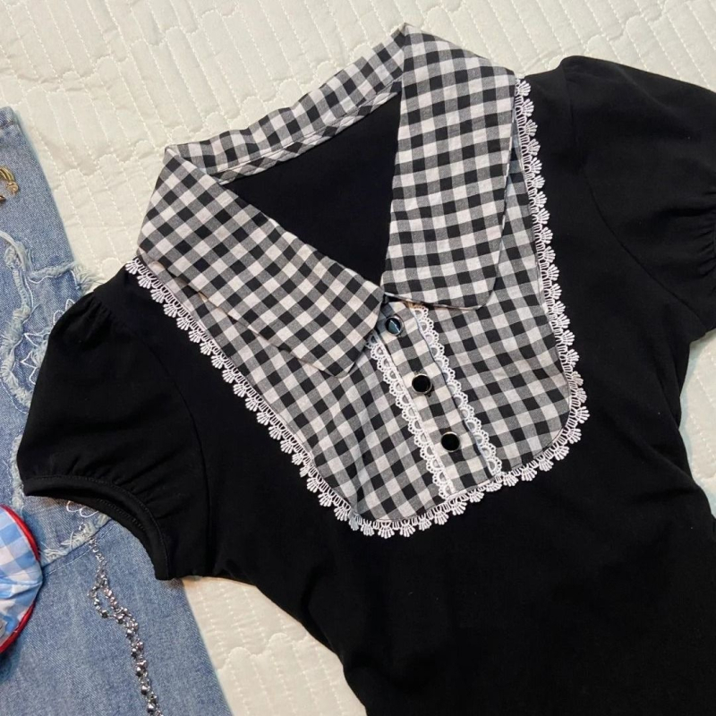 Tricou polo damă scurt, negru vintage, dantelă și patchwork în carouri