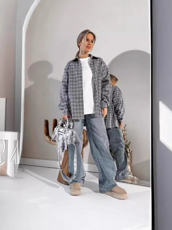 Cămașă oversized gri în carouri, cu rever, pentru femei – primăvara 2025