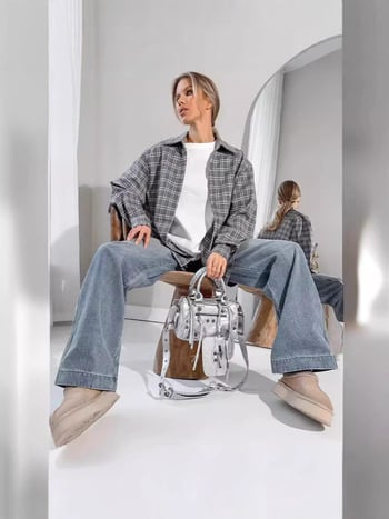 Cămașă oversized gri în carouri, cu rever, pentru femei – primăvara 2025