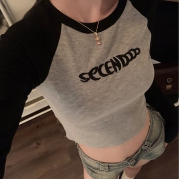 Tricou damă cu mânece lungi, broderie cu litere, slim fit, toamnă 2025, top scurt