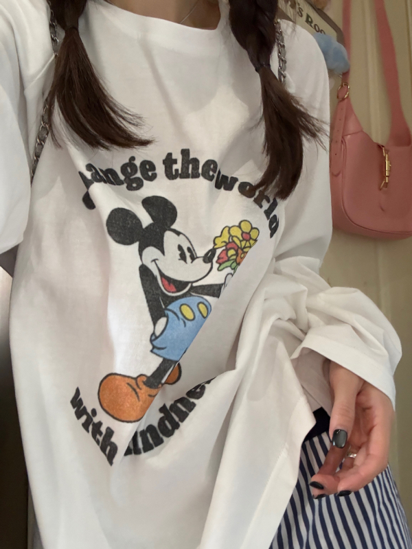 Tricou alb pentru femei, mânecă lungă, croială lejeră, imprimeu cu desene animate, guler rotund, toamna 2025.