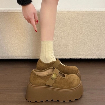 Női platformos cipők a magasság növelésére, Birkenstock-stílusú Mary Jane loaferek, 2026 tavasz
